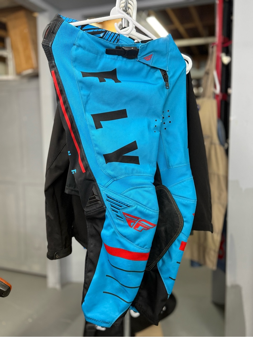 Men’s Blue and Black FLY KINETIC MX Pants Mens sz. 28w